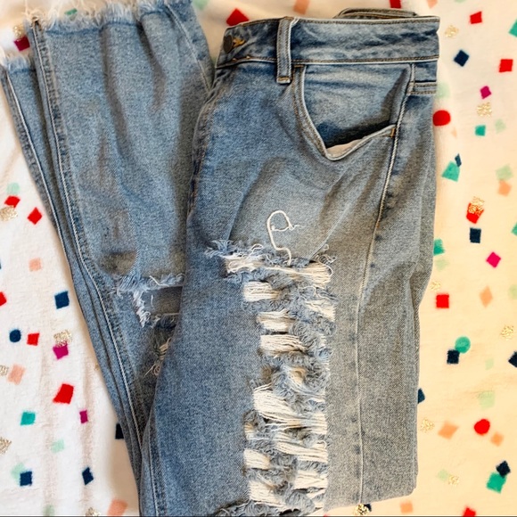 Distressed light-wash jeans from Glik’s - Picture 2 of 3